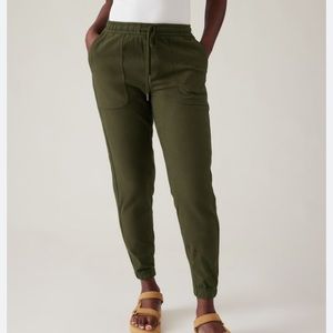 Soft Athleta Joggers Size S EUC